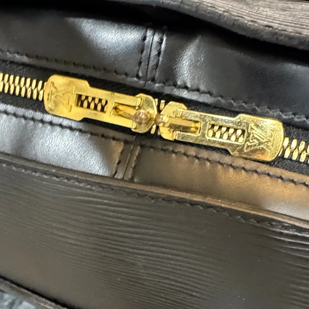 Louis Vuitton EPI suitcase / weekend bag** Elegant Black Textured bag AUTHENTIC - Picture 6 of 11